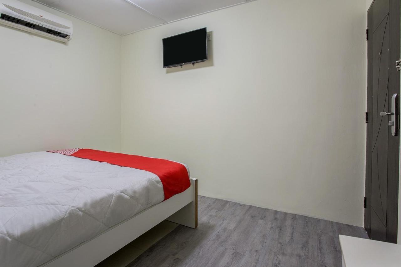 Oyo 822 Zande Motel Kuala Selangor Exterior photo