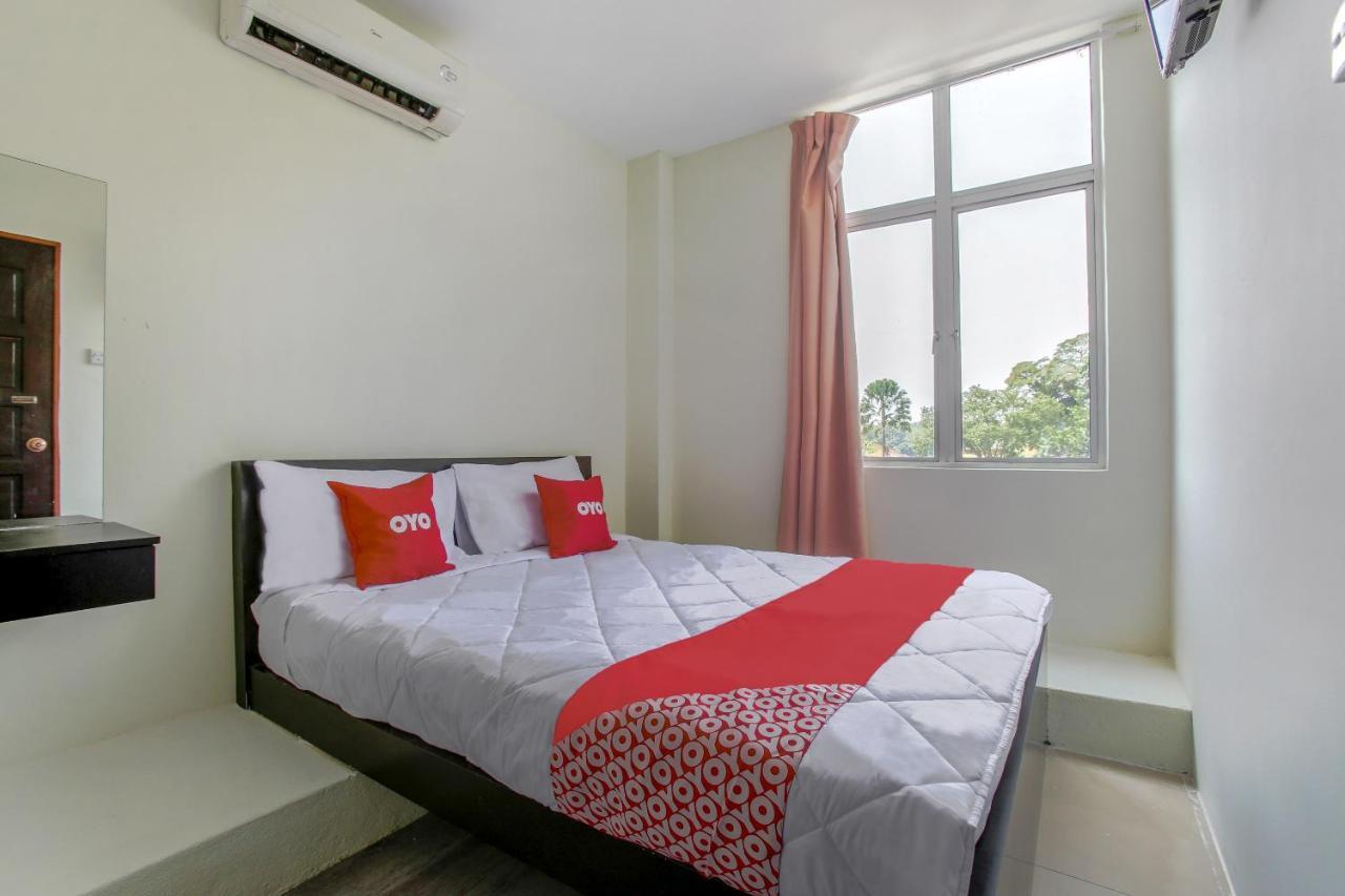 Oyo 822 Zande Motel Kuala Selangor Exterior photo