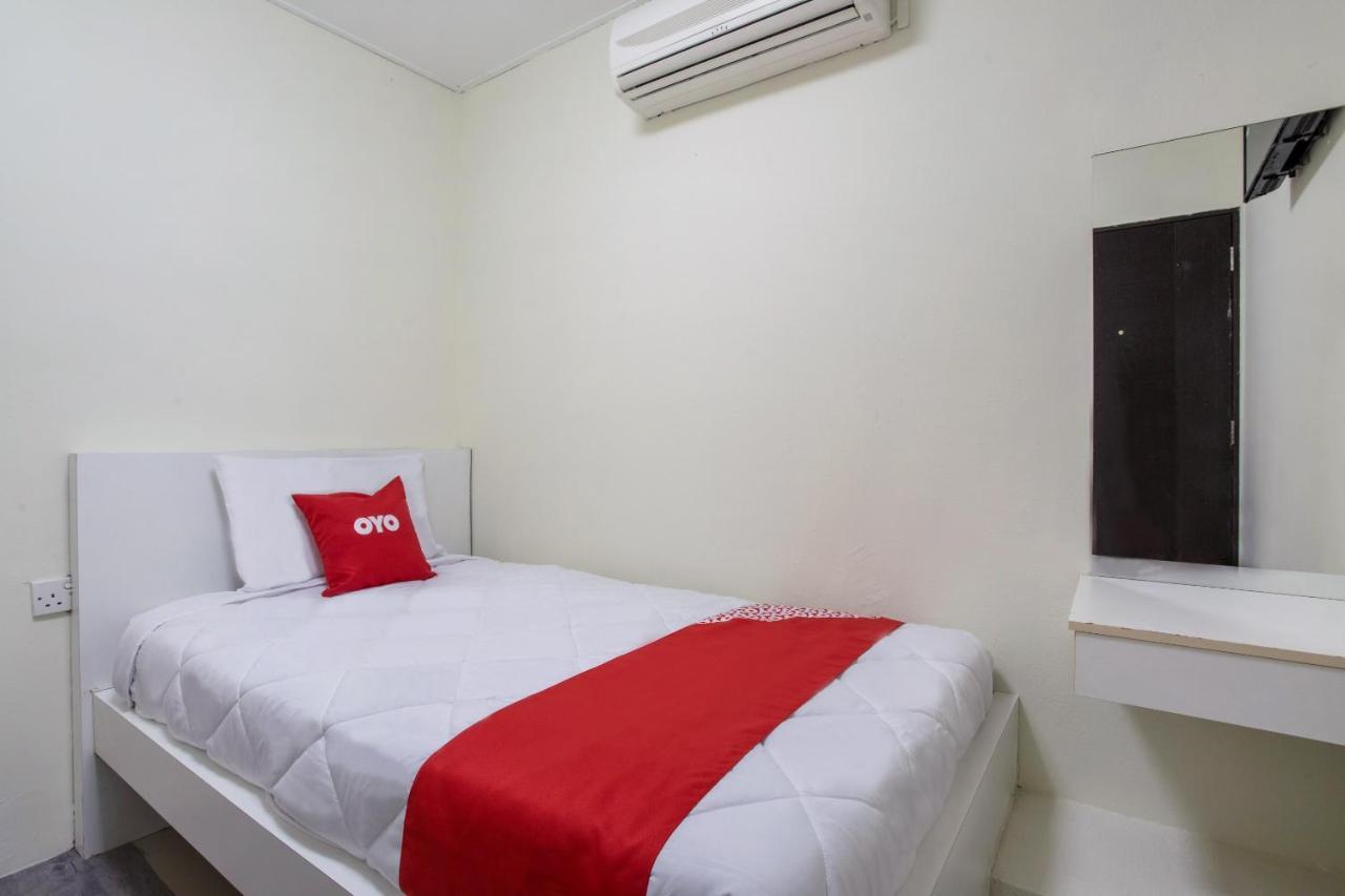 Oyo 822 Zande Motel Kuala Selangor Exterior photo