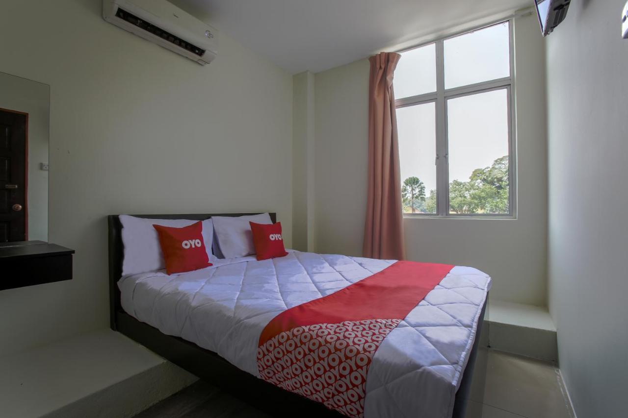 Oyo 822 Zande Motel Kuala Selangor Exterior photo