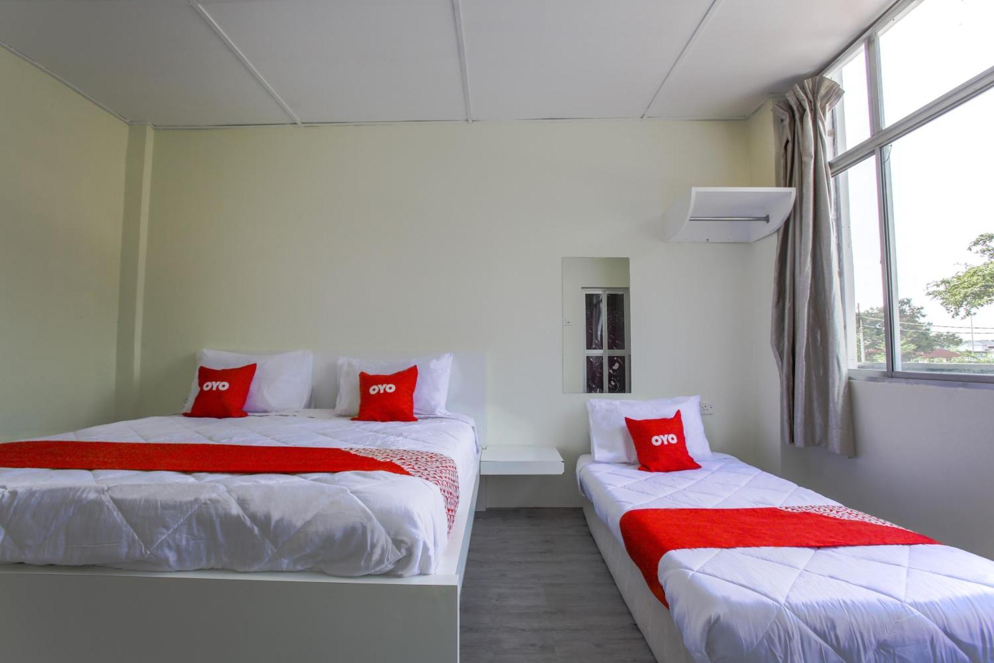 Oyo 822 Zande Motel Kuala Selangor Exterior photo